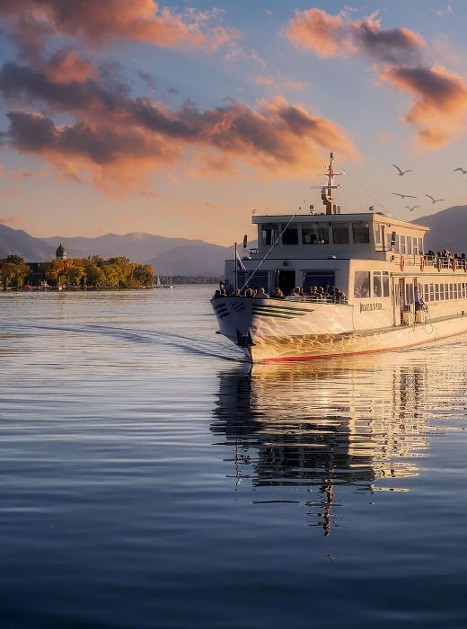 Schiffahrt am Chiemsee mit Fraueninsel